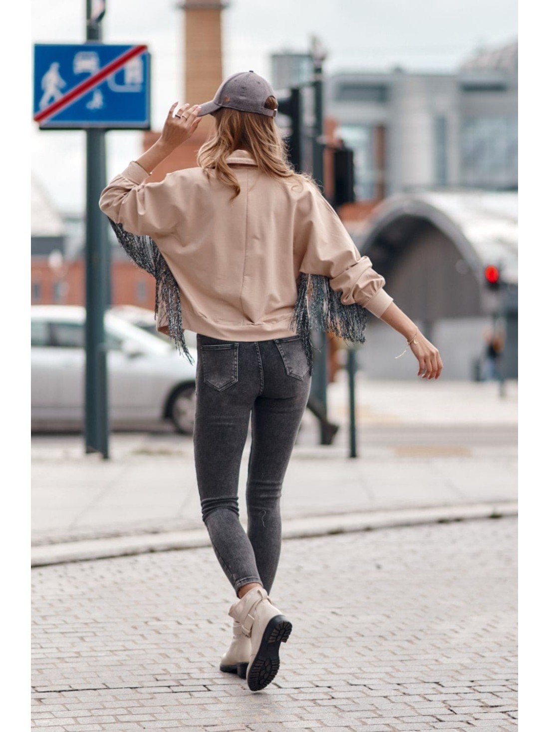 Oversize women\'s sweatshirt with fringes, beige FI671 - Online store - Boutique